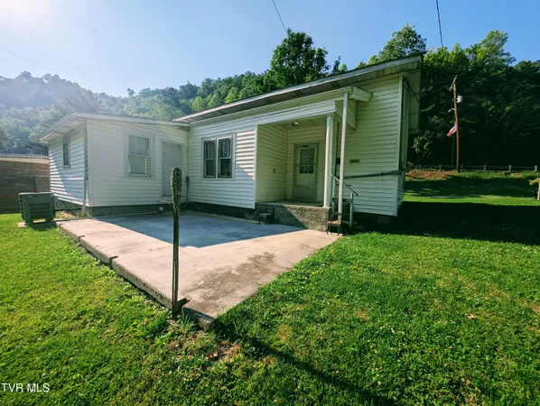 $106,000 | 124 Garmon Sutherland Street, Haysi, VA 24256