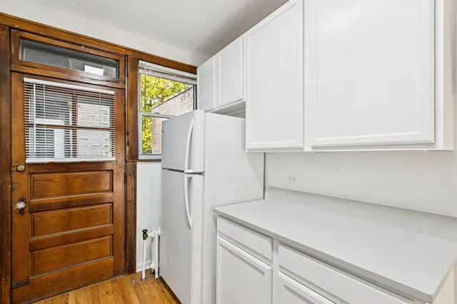 $249,900 | 822 Washington Boulevard, Unit 3, Oak Park, IL 60302