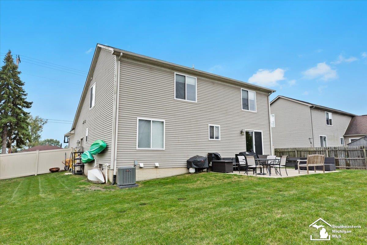 13960 Middle Gibraltar Road Gibraltar, MI 48173 - Photo 30 of 32