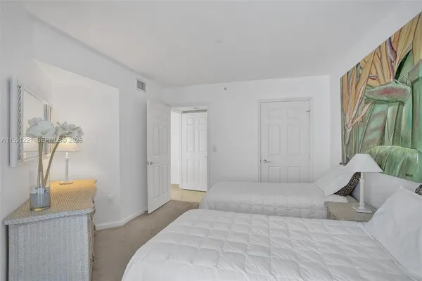 $5,800 | 6301 Collins Avenue, Unit 2308, Miami Beach, FL 33141