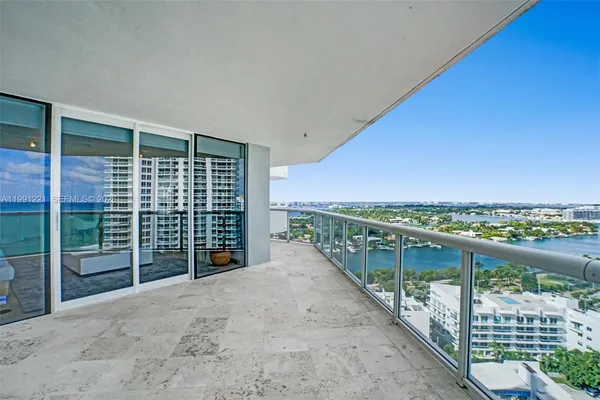 $5,800 | 6301 Collins Avenue, Unit 2308, Miami Beach, FL 33141