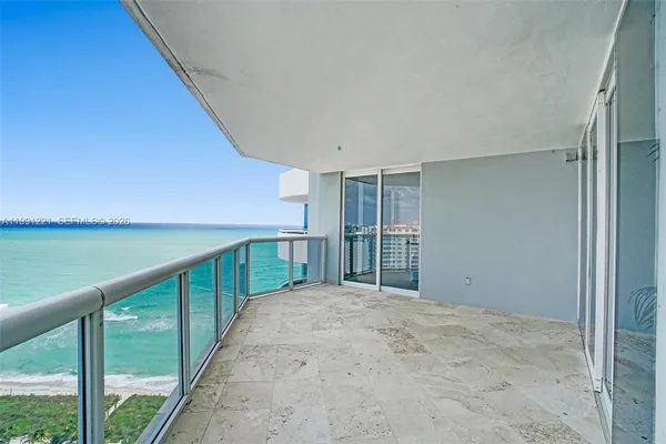 $5,800 | 6301 Collins Avenue, Unit 2308, Miami Beach, FL 33141