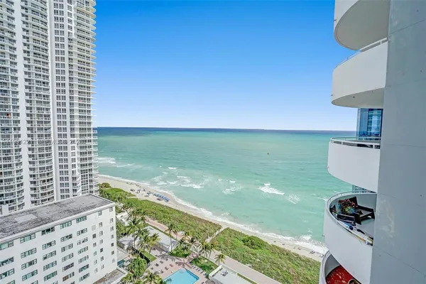 $5,800 | 6301 Collins Avenue, Unit 2308, Miami Beach, FL 33141