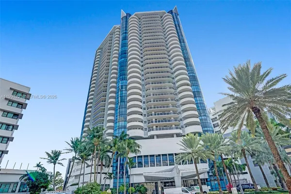 $5,800 | 6301 Collins Avenue, Unit 2308, Miami Beach, FL 33141