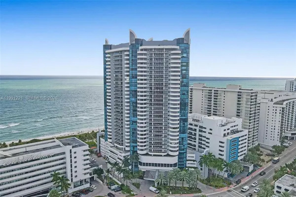 $5,800 | 6301 Collins Avenue, Unit 2308, Miami Beach, FL 33141