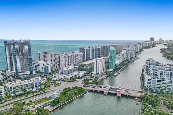 $5,800 | 6301 Collins Avenue, Unit 2308, Miami Beach, FL 33141