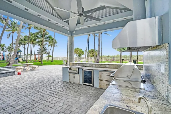 $5,800 | 6301 Collins Avenue, Unit 2308, Miami Beach, FL 33141