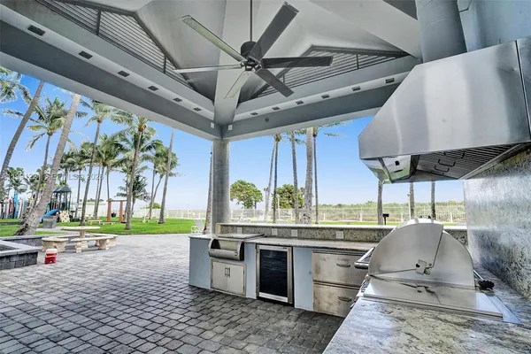 $5,800 | 6301 Collins Avenue, Unit 2308, Miami Beach, FL 33141