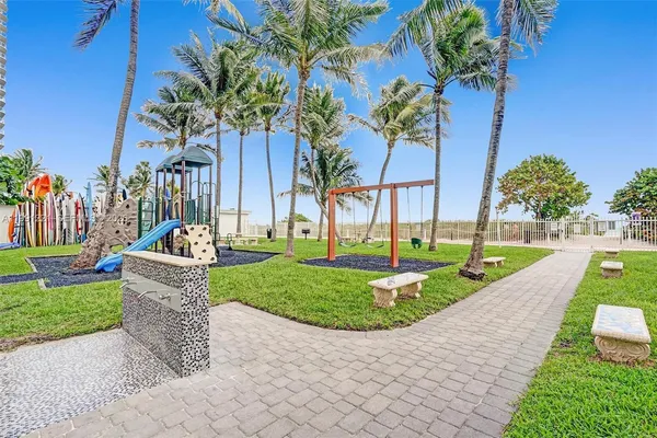 $5,800 | 6301 Collins Avenue, Unit 2308, Miami Beach, FL 33141