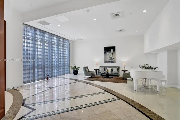 $5,800 | 6301 Collins Avenue, Unit 2308, Miami Beach, FL 33141