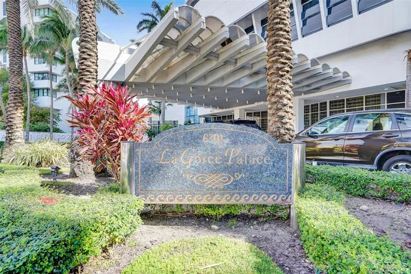$5,800 | 6301 Collins Avenue, Unit 2308, Miami Beach, FL 33141