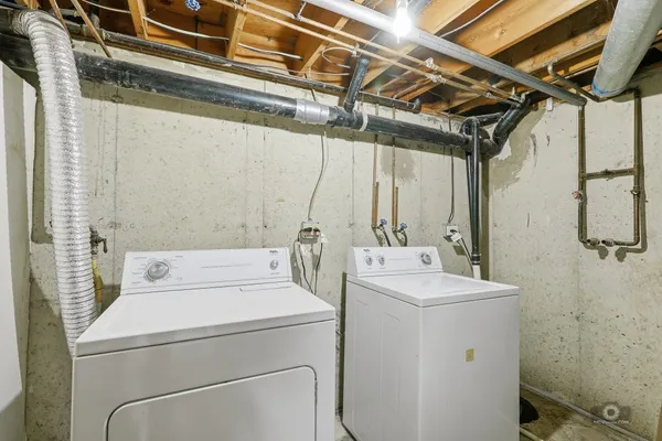 $189,000 | 226 Elkhorn Court, Unit B, Bolingbrook, IL 60440