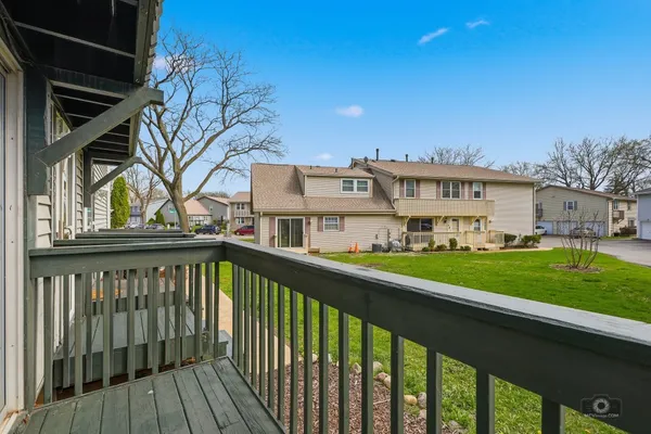 $189,000 | 226 Elkhorn Court, Unit B, Bolingbrook, IL 60440