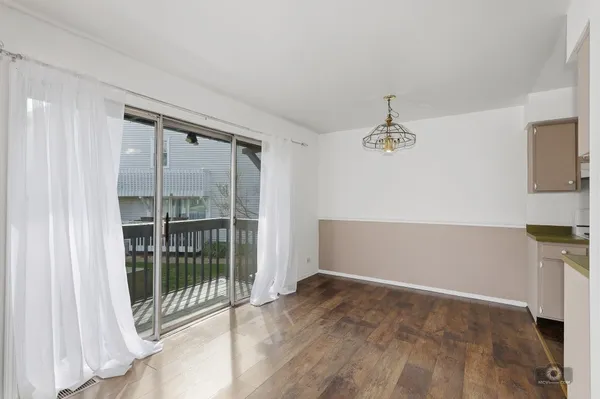 $189,000 | 226 Elkhorn Court, Unit B, Bolingbrook, IL 60440