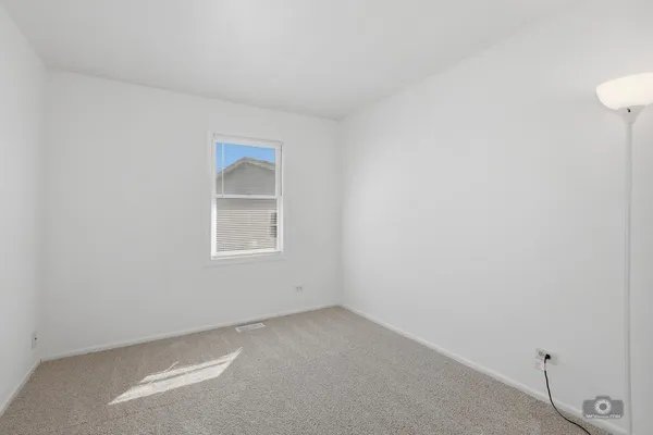 $189,000 | 226 Elkhorn Court, Unit B, Bolingbrook, IL 60440