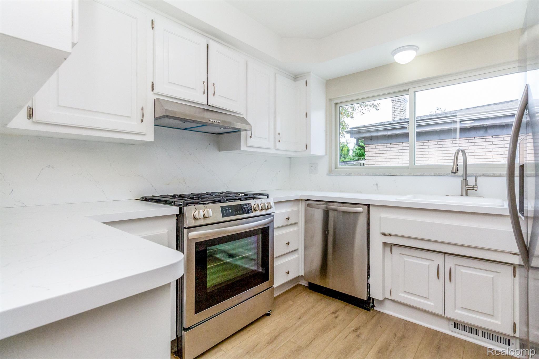 11415 Racine Road Warren, MI 48093 - Photo 10 of 25