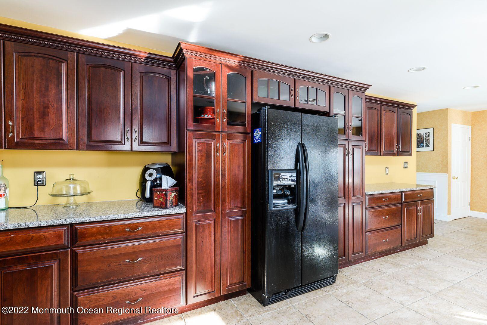 340 East Bird Village Road Jackson, NJ 08527 - Photo 12 of 41 GaZPr7lQ