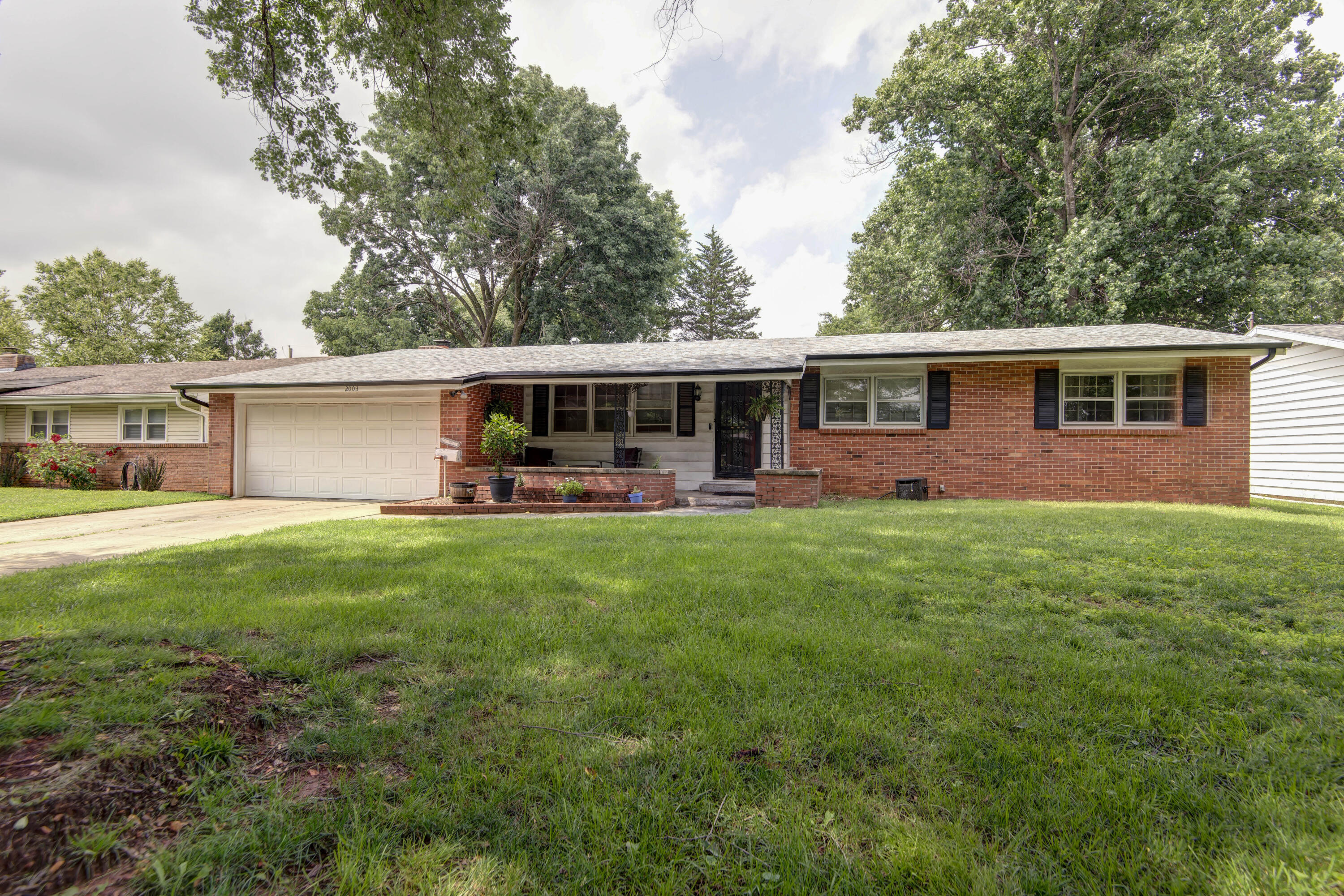 2003 East Rosebrier Street Springfield, MO 65804 - Photo 1 of 18 Rosebriar (2)