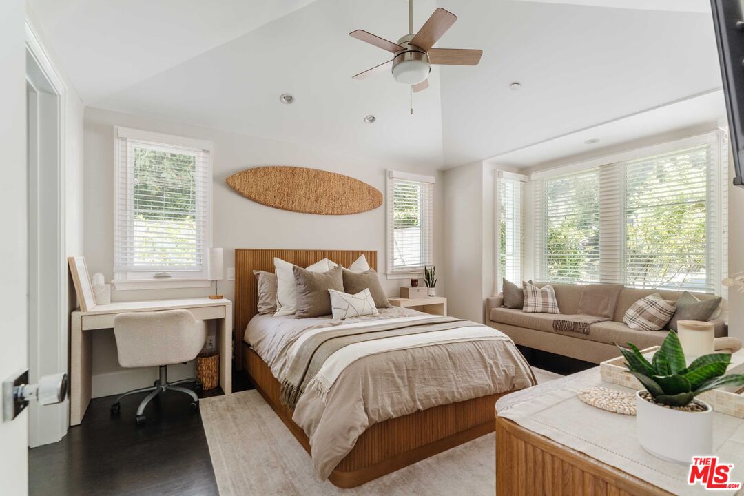 356 East Rustic Road Santa Monica, CA 90402 - Photo 26 of 31