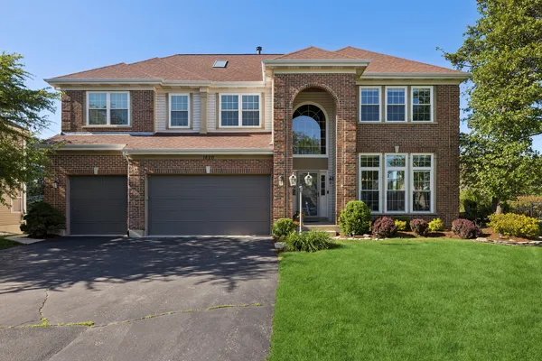 $605,000 | 1820 Broadsmore Drive, Algonquin, IL 60102