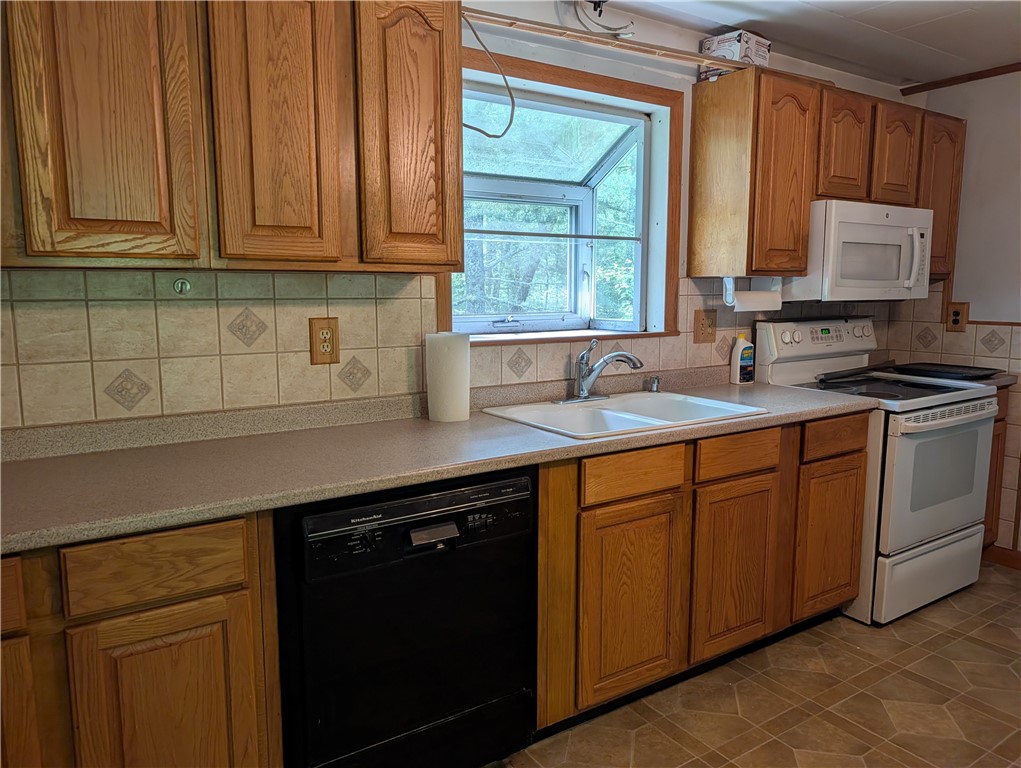 65 Peck Hill Road Scituate, RI 02857 - Photo 2 of 6