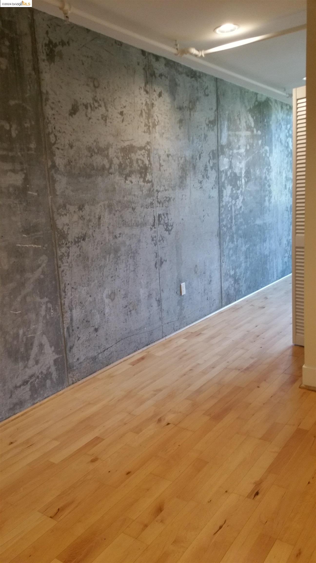 311 Oak Street, Unit 540 Oakland, CA 94607 - Photo 9 of 21 a view of a bathroom with shower