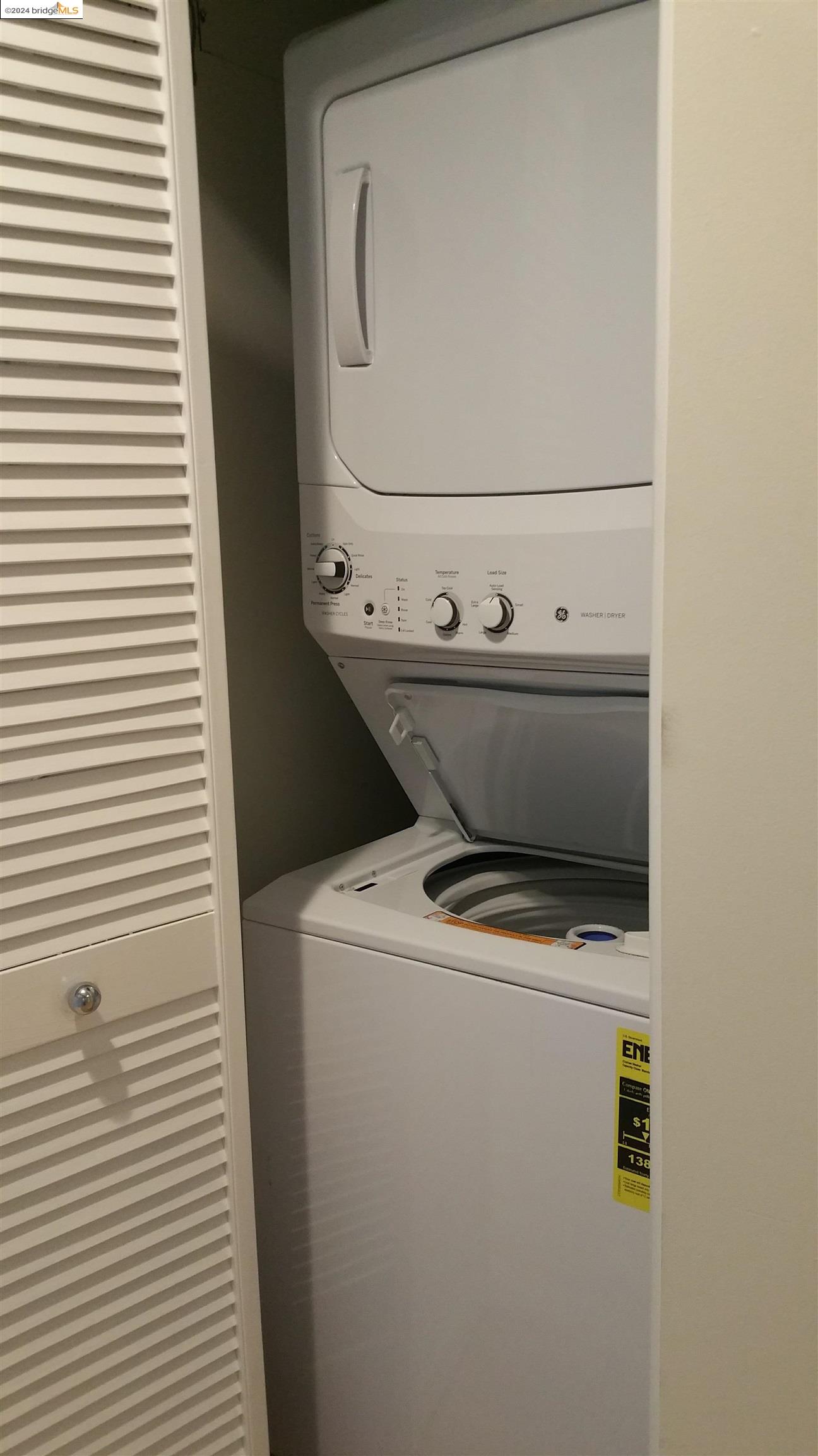 311 Oak Street, Unit 540 Oakland, CA 94607 - Photo 10 of 21 a close view of washer and dryer
