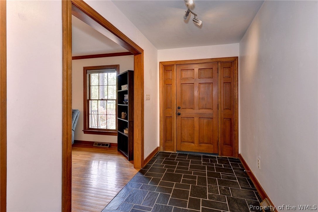 113 Spring Road Williamsburg, VA 23185 - Photo 7 of 32 Gallery Image 7