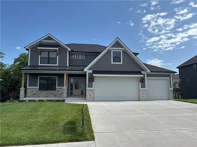 $734,900 | 18000 North Peach Blossom Drive, Platte City, MO 64079