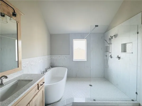 $719,900 | 18000 North Peach Blossom Drive, Platte City, MO 64079