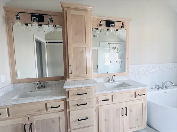 $719,900 | 18000 North Peach Blossom Drive, Platte City, MO 64079