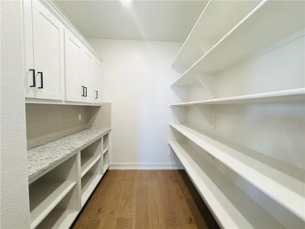 $719,900 | 18000 North Peach Blossom Drive, Platte City, MO 64079