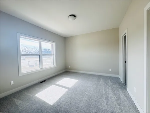 $719,900 | 18000 North Peach Blossom Drive, Platte City, MO 64079