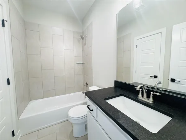 $719,900 | 18000 North Peach Blossom Drive, Platte City, MO 64079