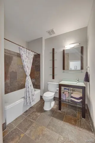 $329,900 | 4100 Forest Park Avenue, Unit 306, St. Louis, MO 63108