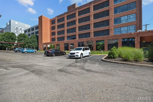 $329,900 | 4100 Forest Park Avenue, Unit 306, St. Louis, MO 63108