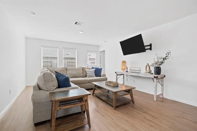 $230,000 | 1106 Rustic Willow Drive, Beasley, TX 77417