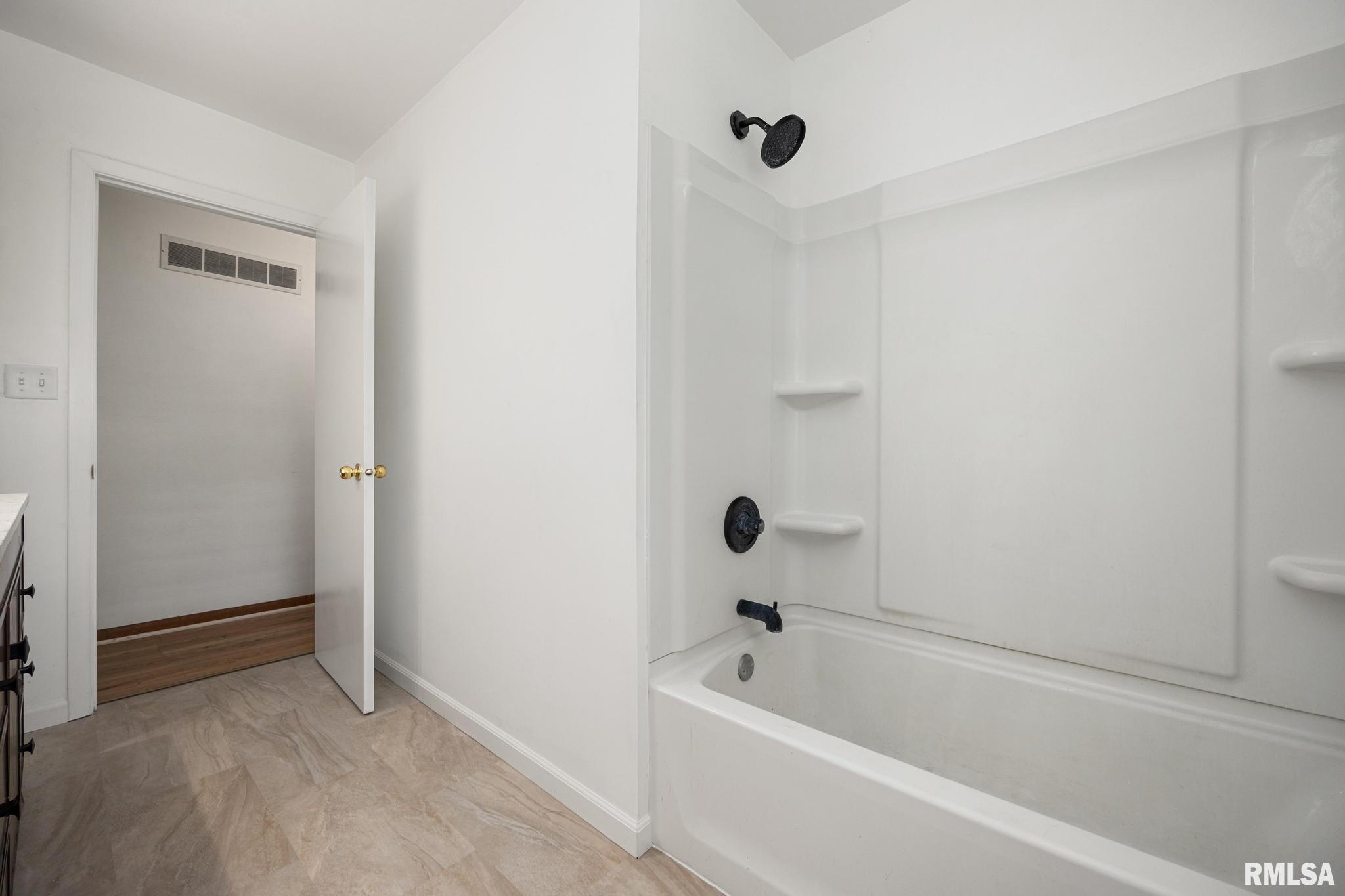 2507 East Truitt Road Chillicothe, IL 61523 - Photo 17 of 49 Gallery Image 17