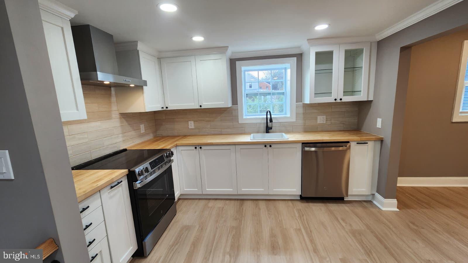 1407 Sunken Road Fredericksburg, VA 22401 - Photo 14 of 44 Kitchen