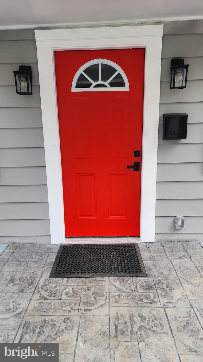 1407 Sunken Road Fredericksburg, VA 22401 - Photo 2 of 44 Front Door