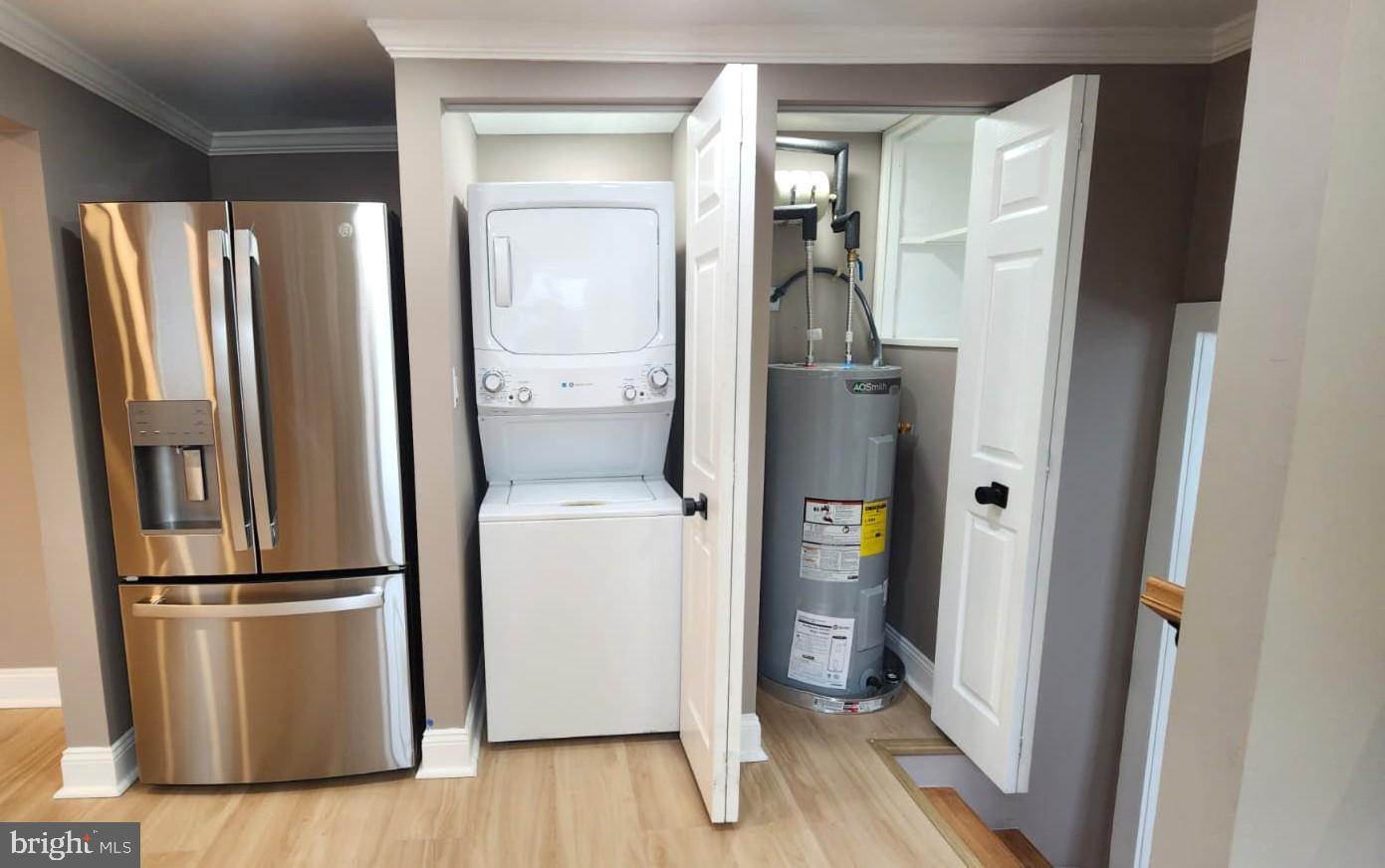 1407 Sunken Road Fredericksburg, VA 22401 - Photo 21 of 39 a view of hallway with washer and dryer