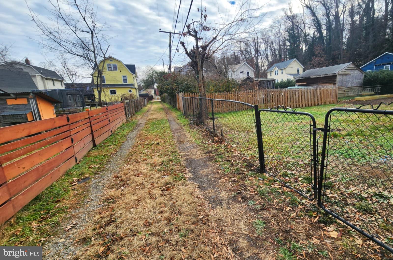 1407 Sunken Road Fredericksburg, VA 22401 - Photo 39 of 44 Alley