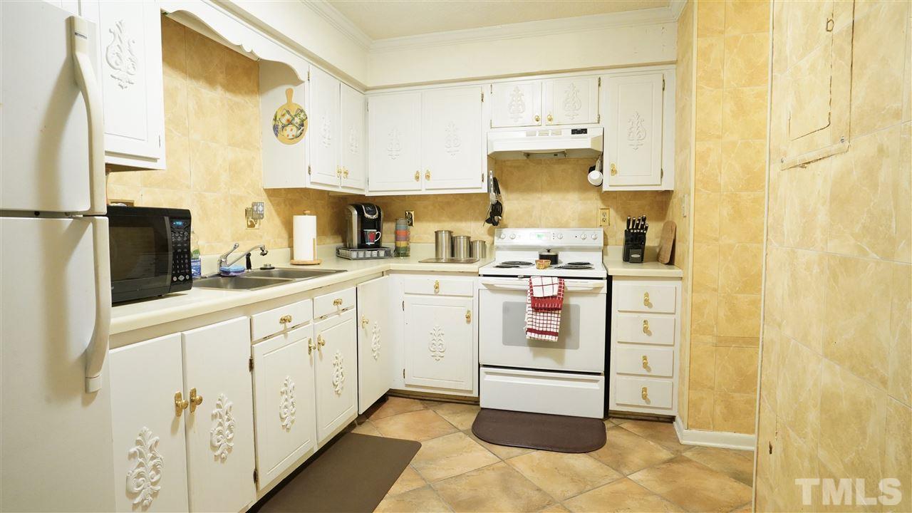 558 Pine Ridge Place, Unit 558 Raleigh, NC 27609 - Photo 3 of 11
