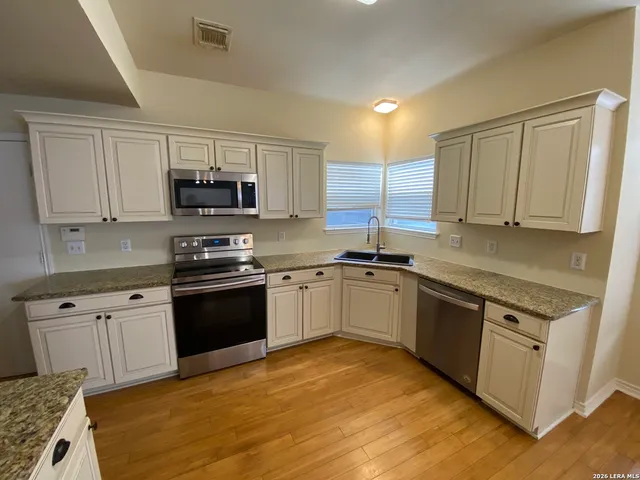 $2,200 | 7100 Misty Ridge Drive, Converse, TX 78109