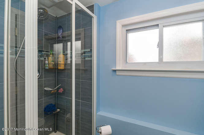 47 Middlesex Road Matawan, NJ 07747 - Photo 22 of 24 49 Chestnut Dr Matawan NJ-small-005-3-DS