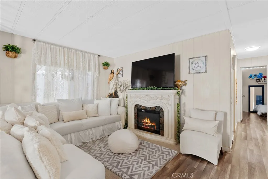 3883 Buchanan Street Riverside, CA 92503 - Photo 11 of 47