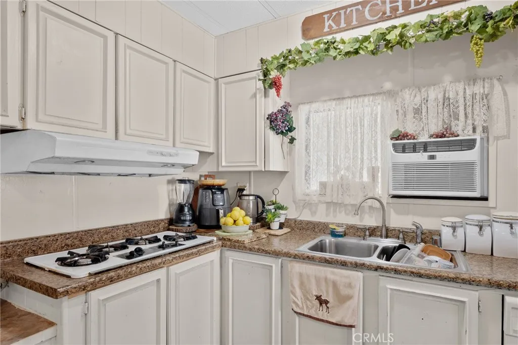 3883 Buchanan Street Riverside, CA 92503 - Photo 14 of 47