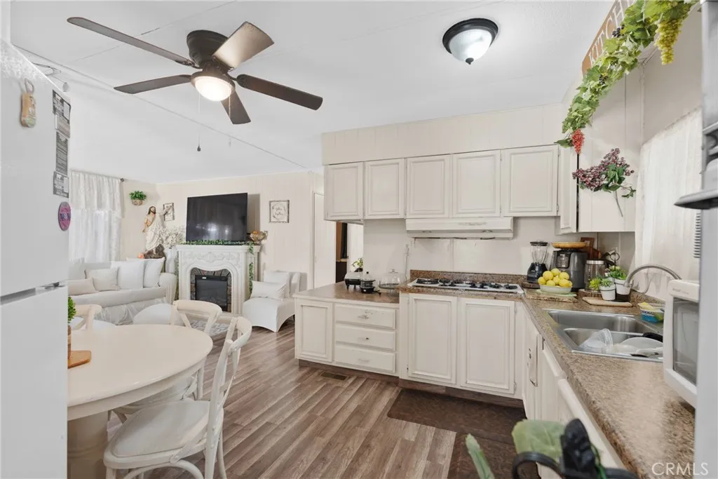 3883 Buchanan Street Riverside, CA 92503 - Photo 15 of 47