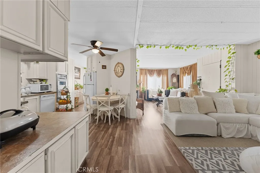 3883 Buchanan Street Riverside, CA 92503 - Photo 16 of 47