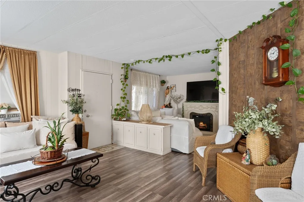 3883 Buchanan Street Riverside, CA 92503 - Photo 7 of 47